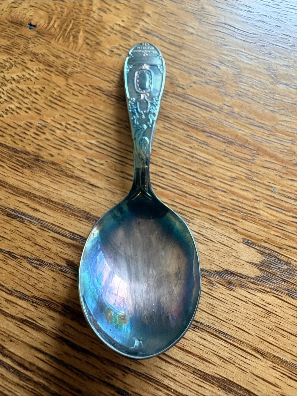 Wm Rogers features intricate